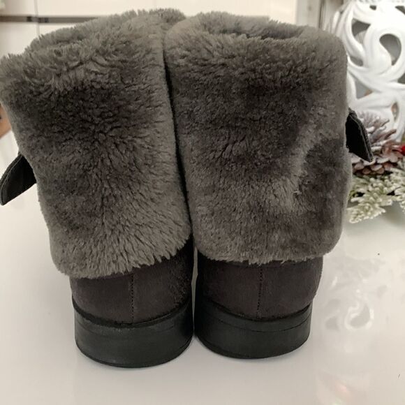 GH Bass & Co Women’s Alexis Gray Ankle Boots Faux Fur Slip On Size 10 - Picture 5 of 11